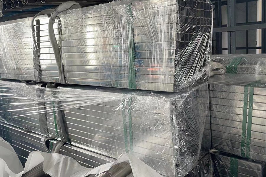 STAINLESS-STEEL-SQUARE-TUBE